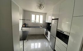 Superbe Appartement Vanves T3 Avec Parking